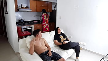 Mi Mejor Amiga Esta En La Sala Y Yo Aprovecho Para Chuparle La Polla A Mi Hermanastro Parte 1Me Siento Muy Puta free video