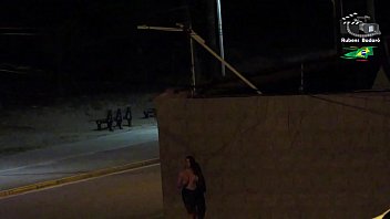 Casal É Flagrado Pela Câmera De Segurança Da Praia. (Vídeo Completo No Xvideos Red) free video